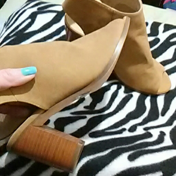 Boot - Picture 3 of 4